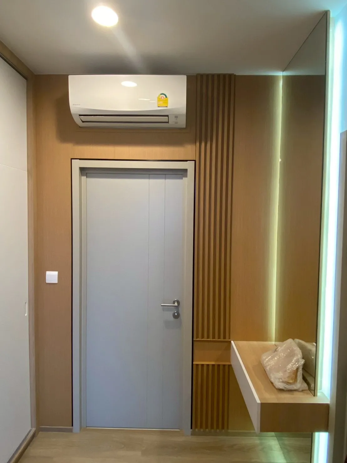 แผ่นผนังลายไม้ ไม้ระแนงตกแต่งผนัง WPC | WALLAH