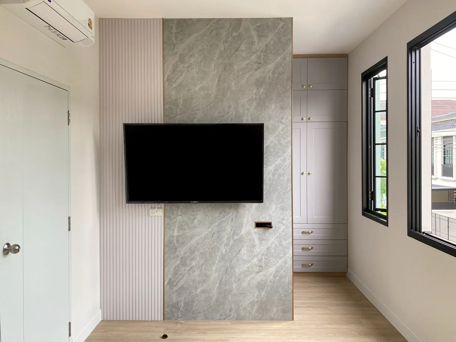 Marble แผ่นผนังลายหินอ่อนผิวเงา - Wallah Brand