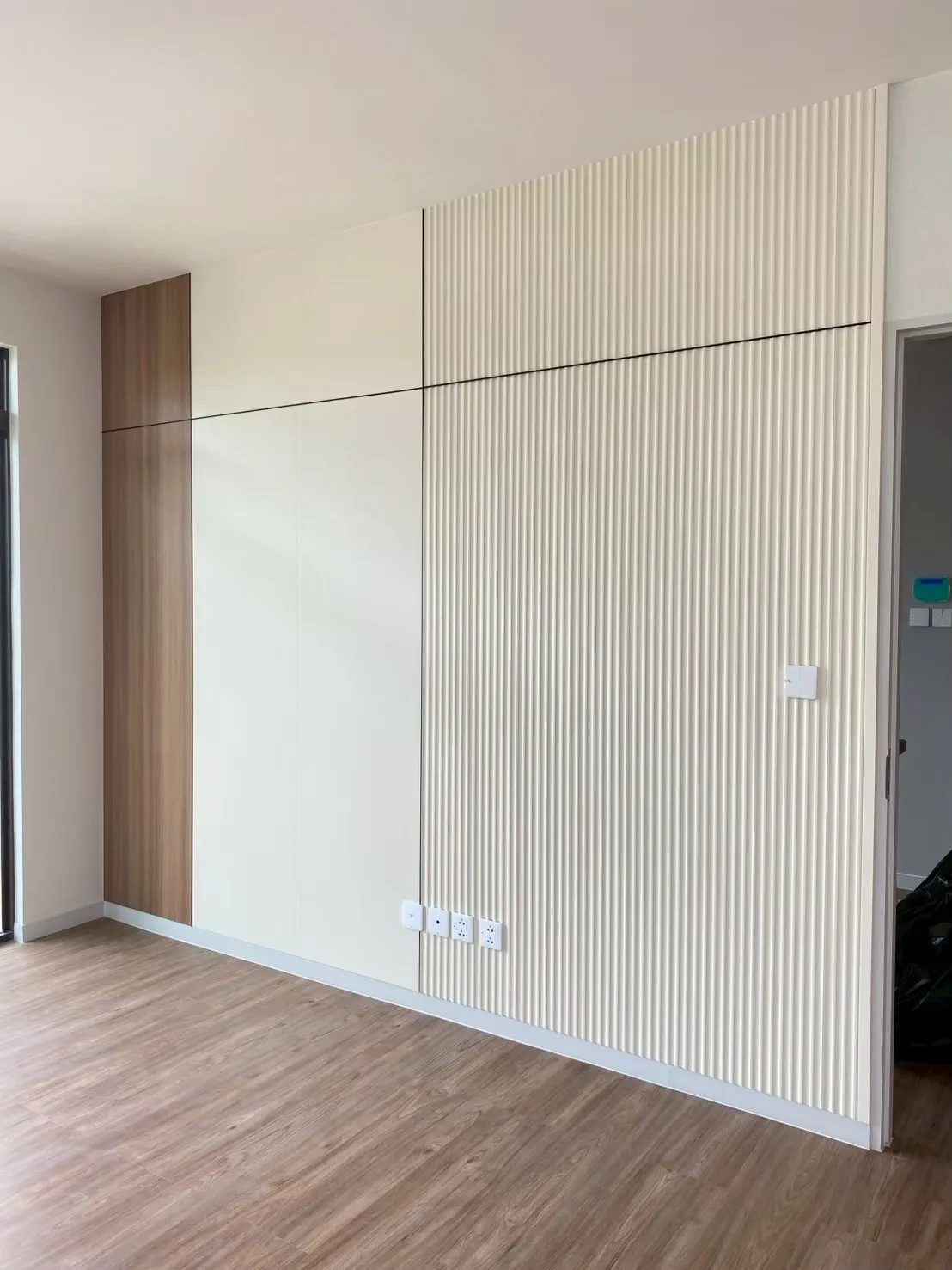 Wallah Brand แผ่นผนังลายไม้ ไม้ระแนงตกแต่งผนัง WPC ผนังตกแต่งภายใน