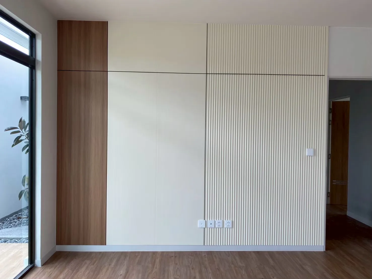 Wallah Brand แผ่นผนังลายไม้ ไม้ระแนงตกแต่งผนัง WPC ผนังตกแต่งภายใน