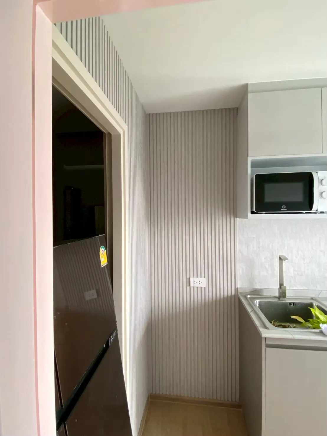 แผ่นผนังลายไม้ ไม้ระแนงตกแต่งผนัง WPC | WALLAH